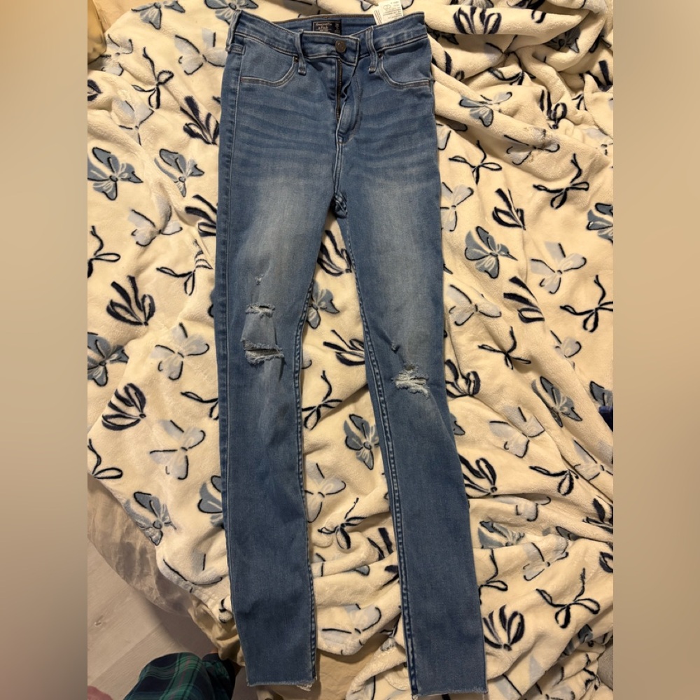 Abercrombie & Fitch Light Blue Distressed Skinny Jeans
